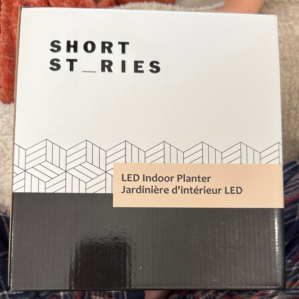 LED Planter - Black and White